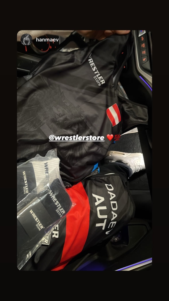 Personalisiertes Ringersinglet mit Österreich-Flagge und Namensaufdruck – WrestlerStore Kundenbestellung