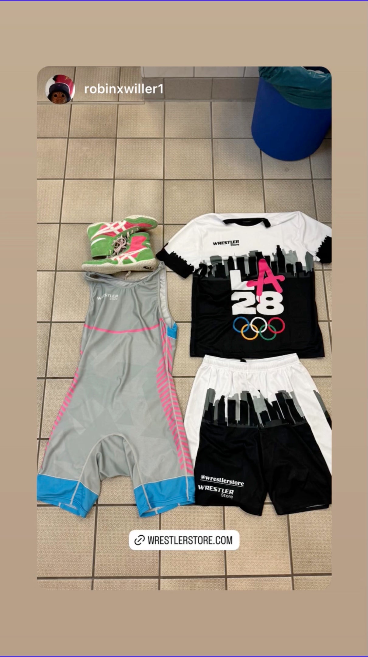 WrestlerStore Komplettausstattung: Ringersinglet, LA28 T-Shirt, Shorts und ASICS Ringerschuhe